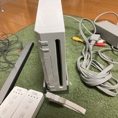 【ネット決済】ニンテンドーwii 本体　コントローラー２つ