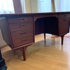 （格安美品）北欧 デンマーク製　Svend Aage Madsen（スヴェンド アジ マドセン）デザイン　両袖デスク　アンティーク 家具