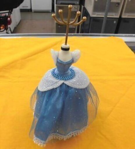 シンデレラ アクセサリースタンド ドレス型 ブルー ディズニー札幌西岡店 モノハウス 西岡 月寒中央のインテリア雑貨 小物 その他 の中古あげます 譲ります ジモティーで不用品の処分