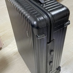 リモワスーツケース