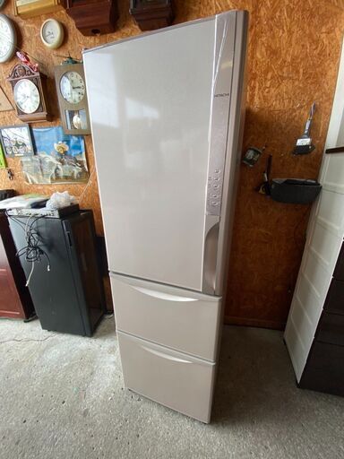 S1501　3ドア冷蔵庫　３１５L　日立　真空チルド・自動製氷付き　2017年