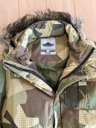 Penfield × Awake ダウンパーカ