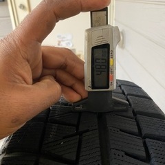 タイヤー205/60R16