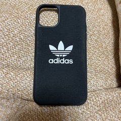 adidas iPhone11ケース