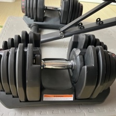 可変式ダンベル40キロ×2、トレーニングベンチ、マット