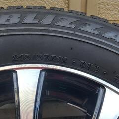 　ホイル付きタイヤ