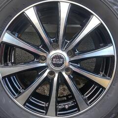 　ホイル付きタイヤ