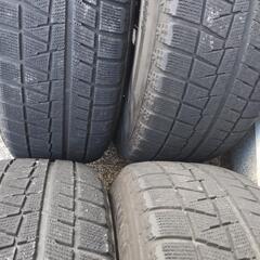 　ホイル付きタイヤ