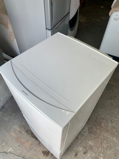 札幌市内配送無料 美品 17年製 シャープ 137L 2ドア冷凍冷蔵庫 SJ-D14C-W