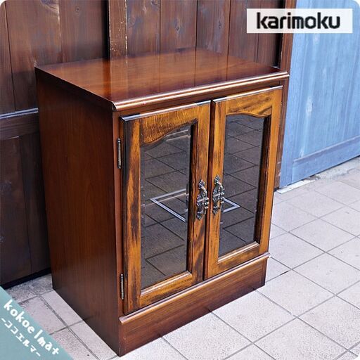 Karimoku(カリモク家具)の人気シリーズCOLONIAL(コロニアル)のQC1915 キャビネット/ガラス扉です。アメリカンカントリースタイルのクラシカルなサイドボードはお部屋を上品な空間に♪CA232