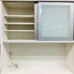 松田家具が手がける白と茶色を基調としたレンジボード