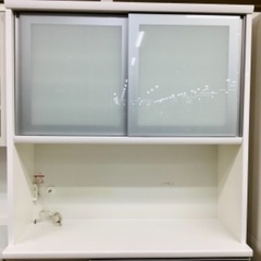 松田家具が手がける白と茶色を基調としたレンジボード