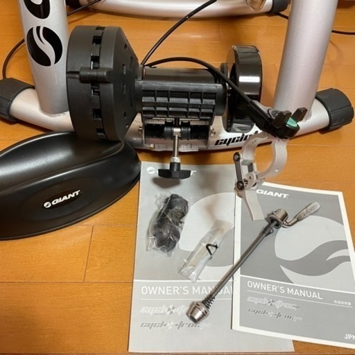 他サイト先約あり】GIANT ジャイアント サイクルトレーナー ＋ ローラー台
