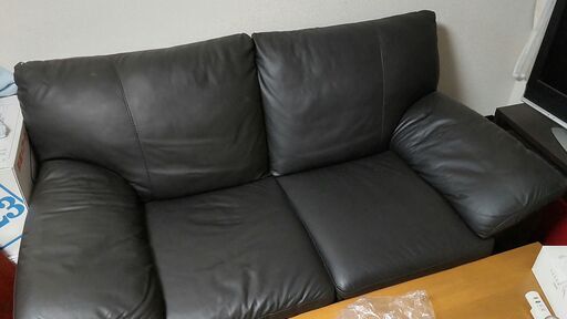 二人掛け革製ソファー(購入価格約10万円)