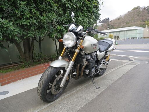 ヤマハ　XJR1200(平成9年式)　車検付き(令和5年7月まで)　社外マフラー　LEDヘッドライト　タイヤ前後バリ山　名義変更後引き渡しのみ