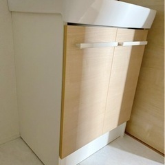 破格の値下げ！LIXIL収納付き洗面台(混合水栓付き)&照明コンセント付きミラーキャビネットセット