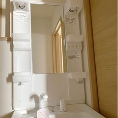 破格の値下げ！LIXIL収納付き洗面台(混合水栓付き)&照明コンセント付きミラーキャビネットセット