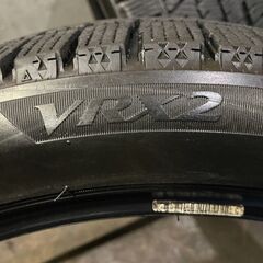 BS BLIZZAK VRX2 245/40R18 18インチ スタッドレス 2本 2017年製 バリ溝 WRX S4/WRX STI ベンツ/Cクラス等　(MTC215)クレジットカード QRコード決済可能