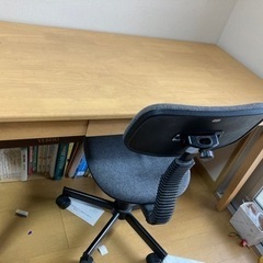 机と椅子　