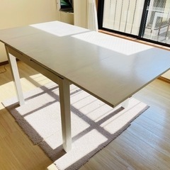 IKEAイケアの伸長式ダイニングテーブル BJURSTA ビュースタ