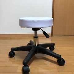 【ネット決済】施術用椅子 白