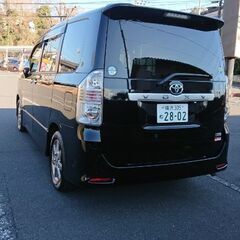 ヴォクシー車検5年11月、乗って帰れます。