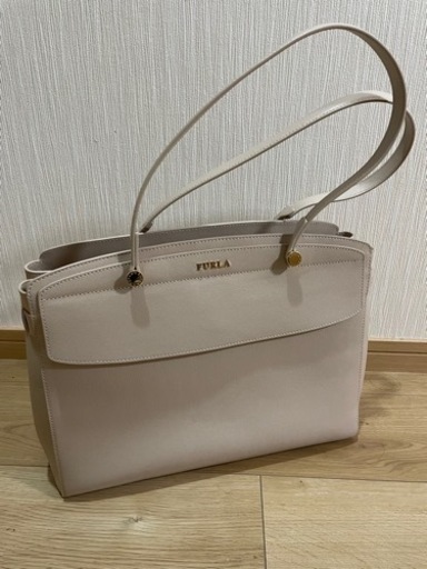 FURLA バッグ　かばん　美品　A4