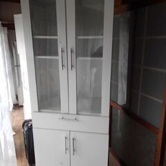食器棚★白かわいい
