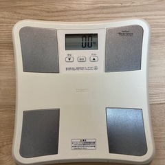 ジャンク　タニタ体重計　※体重は測れます