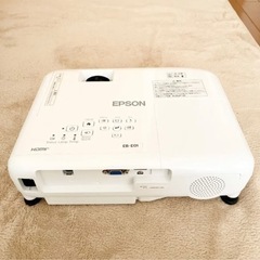 EPSON　プロジェクター液晶 3300lm XGA 2.4kg  EB-E01