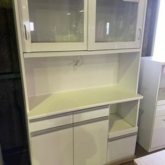 新品の食器棚です！1本限り19800円