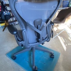 大人気ハーマンミラー!! フルスペックオフィスチェア!! アーロンチェア リマスタード AER1B23DW 稼働肘