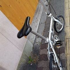 折りたたみ自転車 シルバー【mobile bike AIR】14インチ 最近人気が爆上がりの超軽量（約7.5㎏）折りたたみ自転車「INNOVATOR