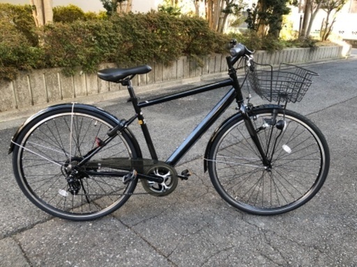 ほぼ新品のクロスバイクとシティサイクルのいいとこ取りの自転車です。