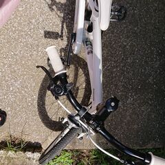 超軽量7.9kgキッズ向けスポーツバイク「レベナ」ホワイト１８インチ（身長108～121cm）