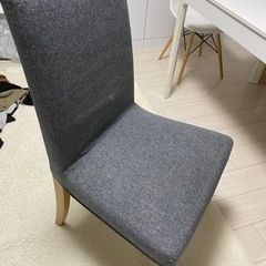 IKEAダイニングテーブル伸縮タイプ（椅子２つ）