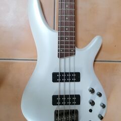 IbanezSR300e-PWベースギター