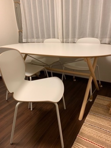 IKEA ダイニングテーブルとチェア