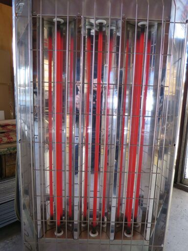 芯から暖かい！！　八光電機 HIE3146 三相200V 遠赤外線ストーブ キャスター付き