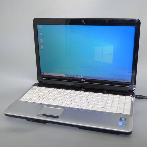 即使用可 シルバー ノートパソコン 15.6型 富士通 AH530/3B 中古美品 Core i3 4GB DVDRW 無線 Wi-Fi webカメラ Windows10 Office