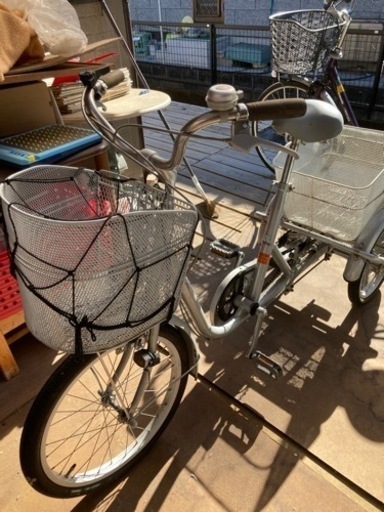 四輪自転車 - 三輪自転車の販売,試乗,中古 三輪車 シルバー