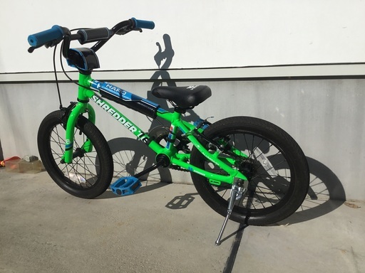 キッズバイク。HARO BYKES の17 SHREDDER 16です。