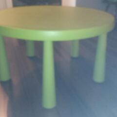 【ネット決済】IKEAの樹脂テーブルです。直径８６cm、高さ４９...