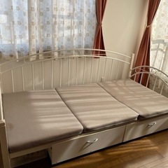 ソファーとしても使える可愛いベッド