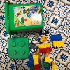 　レゴ　LEGO デュプロ　緑のバケツ　約2個分入ってます。
