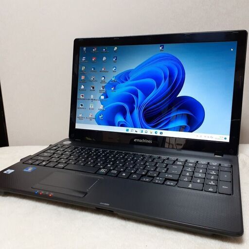 【取引中です】emachines　 SSD搭載　webカメラ　Wi-Fi　マルチ　15インチ　テンキー付き　Windows11