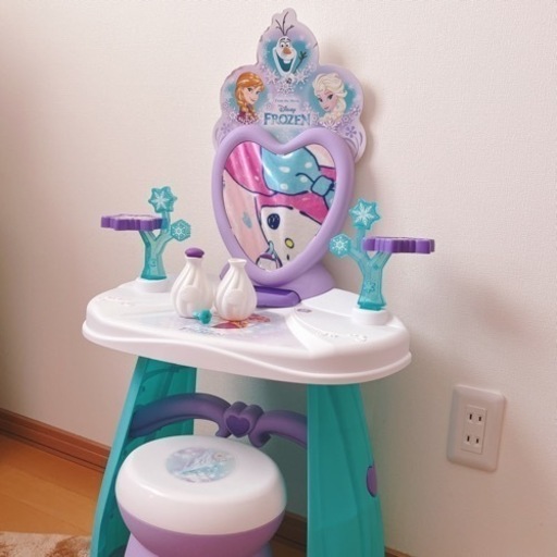 トイザらス限定 ディズニープリンセス アナと雪の女王 マジカルライト サウンド ドレッサー M 札幌の子供用品の中古あげます 譲ります ジモティーで不用品の処分