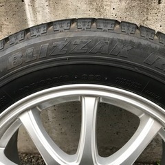 スタッドレスタイヤ 4本セットアルミホイール付き