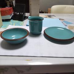 コーヒーマグカップ、皿、サラダ皿のセット（陶器）