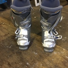 スキー靴　25.5